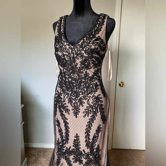 Betsy & Adam sautache mermaid gown never worn - Picture 7 of 9